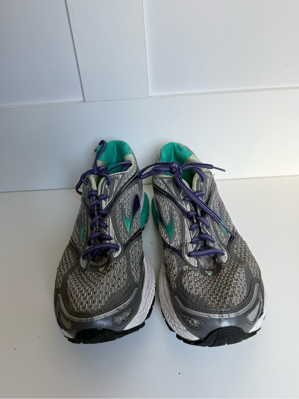 Brooks Women’s Gray & Teal Running Shoes